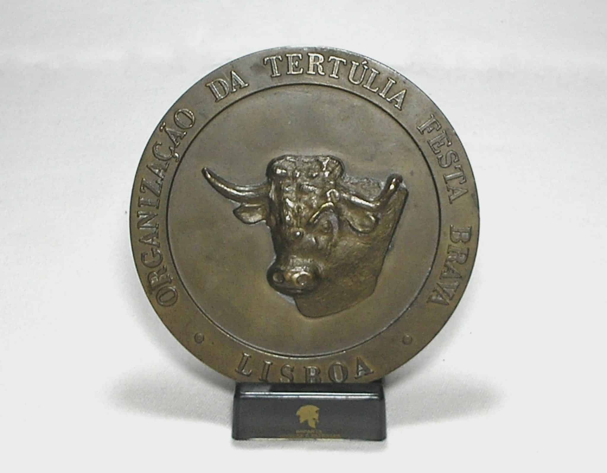 | Casa do Colecionador Medalha III Congresso Internacional de Touromaguia "Touro" - Liboa -1972 / Metal Bronzeado / 77mm Diam. / Peso 222 Grs. / 5mm Borda / Flor de Cunho / m210