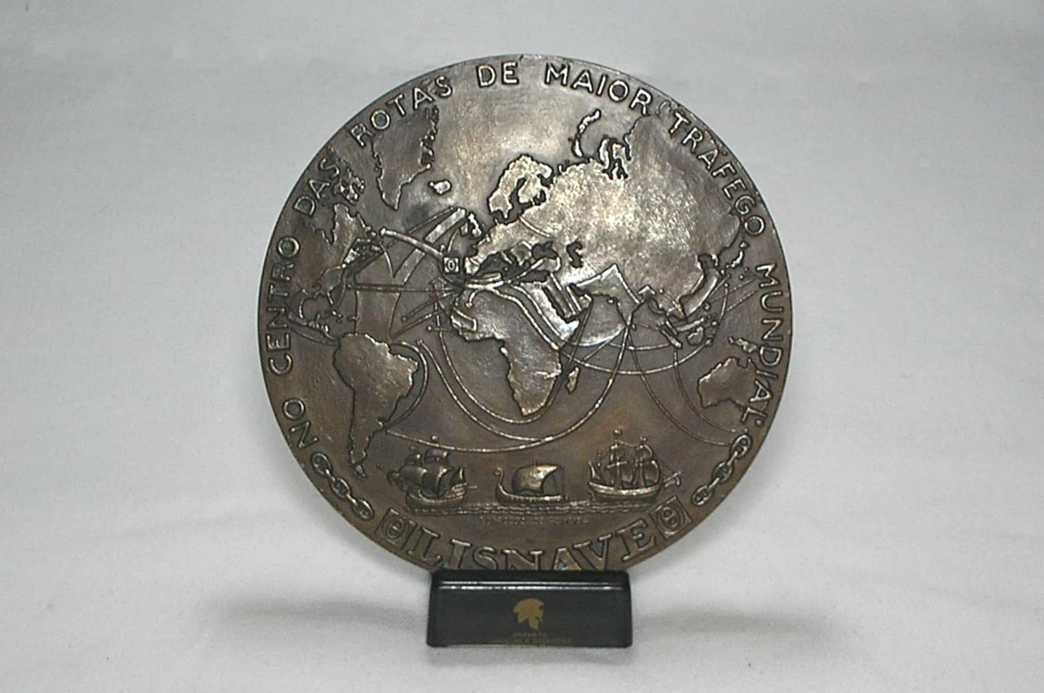 | Casa do Colecionador Medalha Inauguração do Estaleiro da Marqueira - Estaleiros Navais de Lisboa - 23 de Junho de 1967 / Metal Bronzeado / 90mm Diam. / Peso 336 Grs. / 5mm Borda / Flor de Cunho / m210