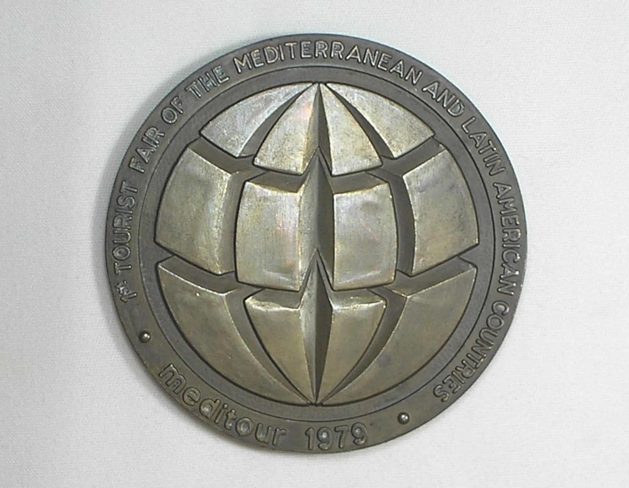 | Casa do Colecionador Medalha Tourist Marketing Seminar of the Mediterranean and Latin american Countries - Lisbon Feb. 20-25-1979 / Metal Bronzeado / 79mm Diam. / Peso 182 Grs. / 5mm Borda / Flor de Cunho / m210