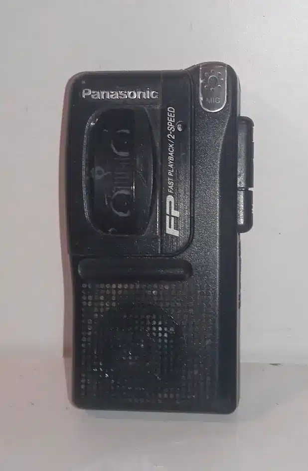 | Casa do Colecionador Micro Cassete Gravador Antigo Panasonic Fast Playback 2speed + Brinde Cartela fita Microcassete Sony
