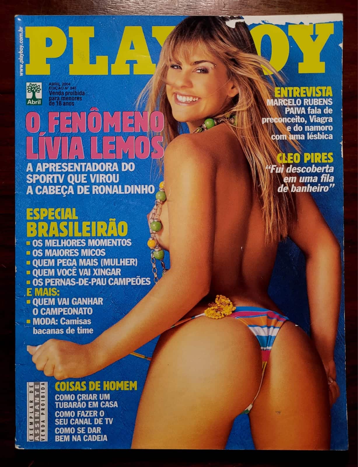 | Casa do Colecionador Playboy Nº 345 | Abril 2004 | Lívia Lemos | Especial Brasileirão | Exemplar de Assinante | Pôster Presente