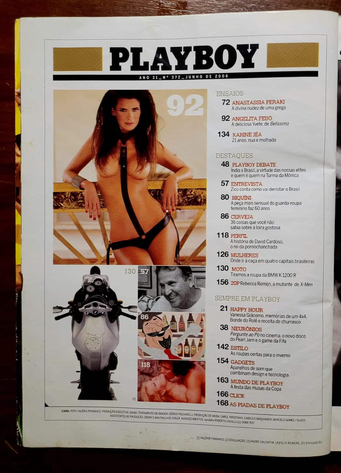 | Casa do Colecionador Playboy Nº 372 | Junho/2006 | Angelita Feijó | A Morena de Belíssima | Pôster com Danos | Exemplar de Assinante