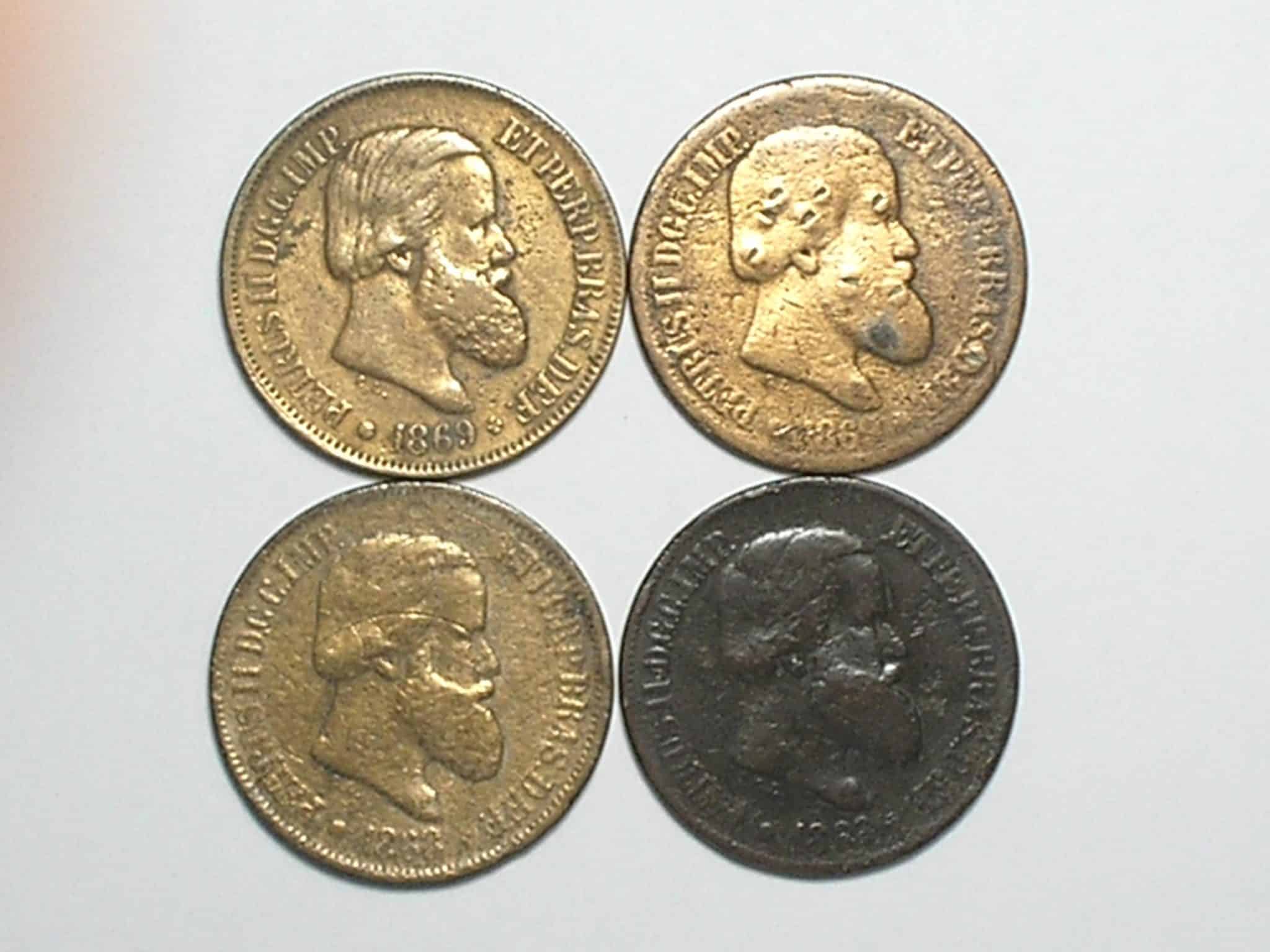 | Casa do Colecionador 4 moedas de 20 Réis sendo 1 - 1868 e 3 - 1869 Império de Petrus II em Bronze