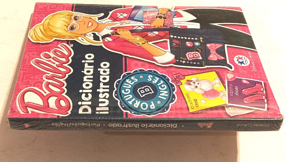 | Casa do Colecionador Barbie Dicionário Ilustrado – Português-Inglês. Ciranda Cultural – 2015.