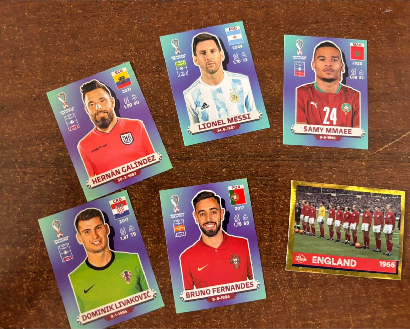 | Casa do Colecionador Lote de figurinhas copa 2022