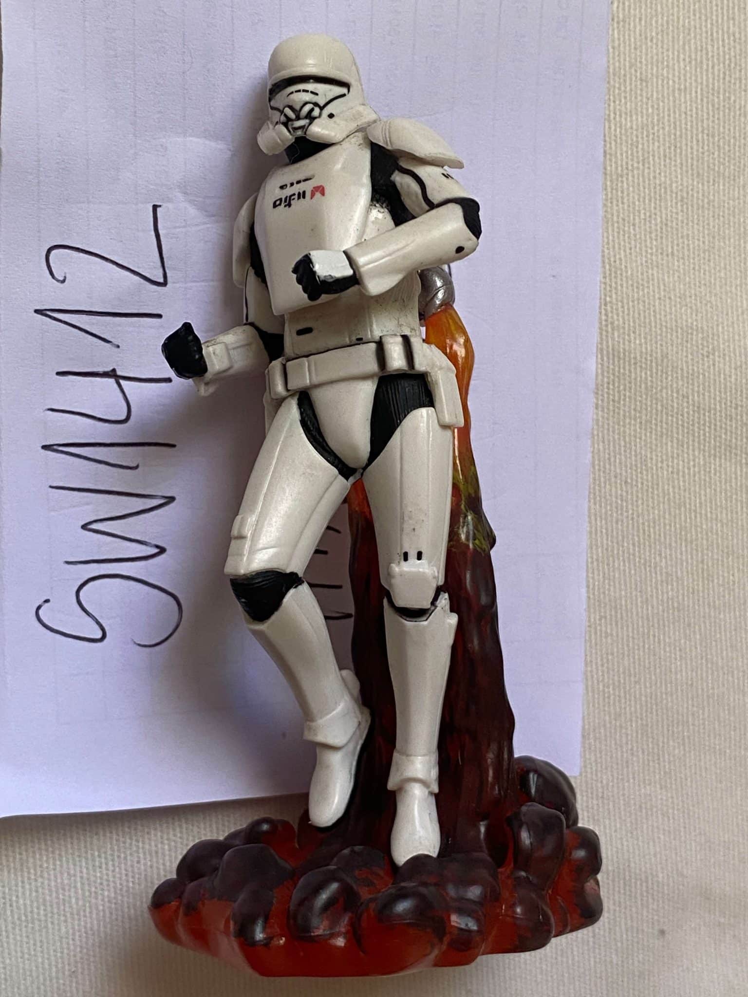| Casa do Colecionador Star Wars para Revendedor - Estáticos Disney & Helmet Collection | 11 Itens | 2016-2019
