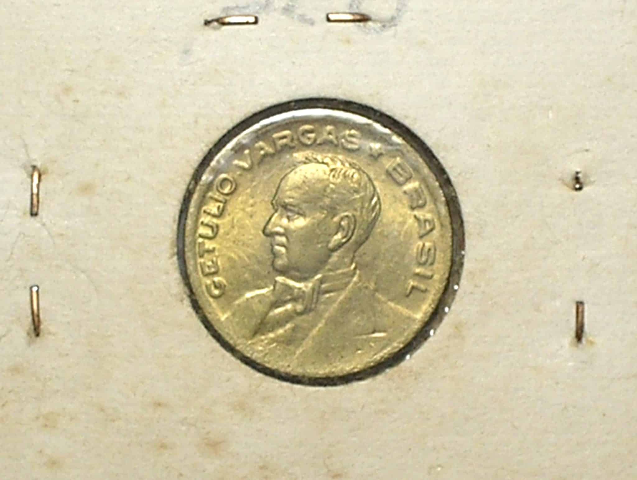 | Casa do Colecionador 20 Centavos - 1948 / Ateção: A última da série do Getúlio em Flor de Cunho / Raro nesse estado / Broze e Aluminio