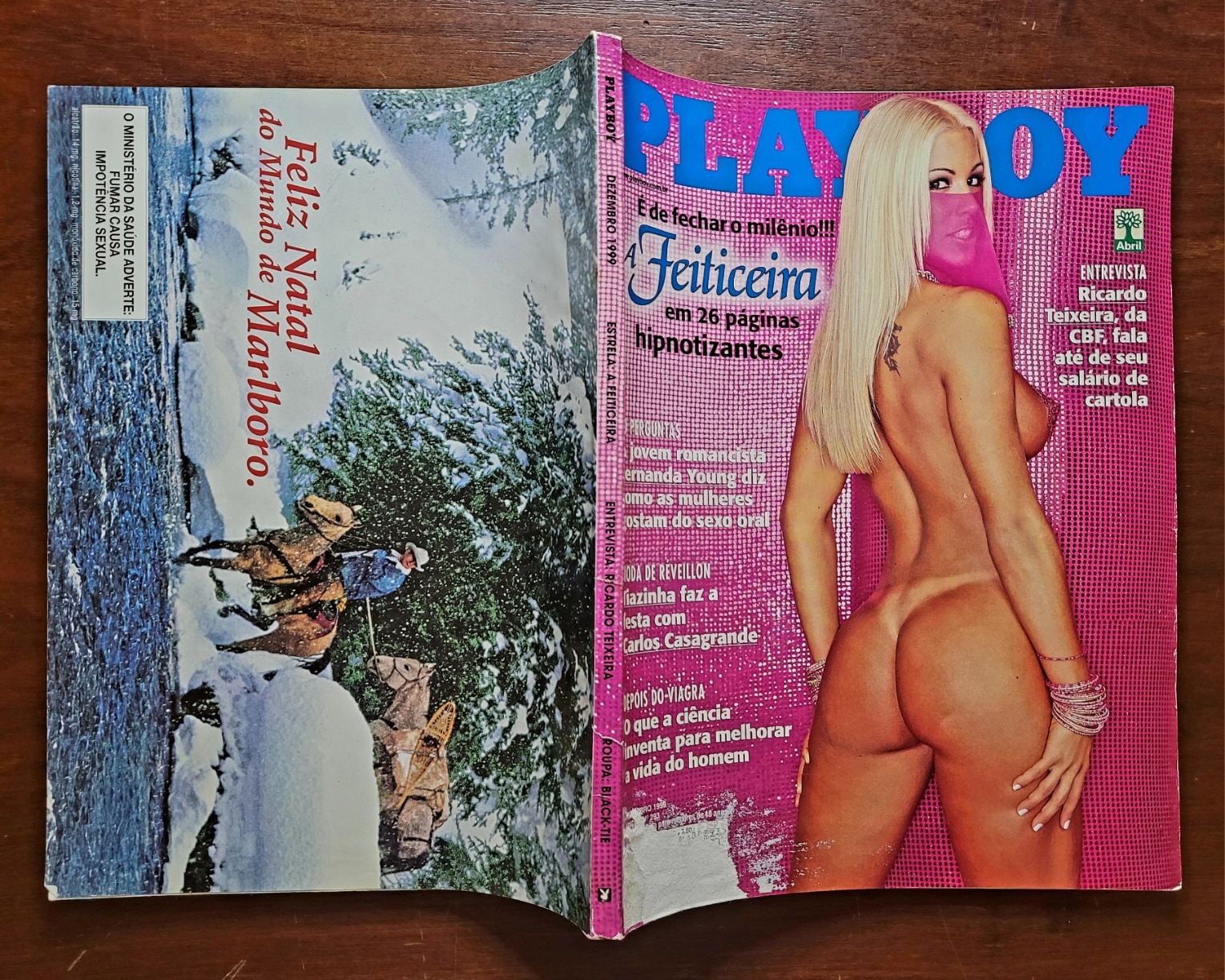 | Casa do Colecionador Playboy Nº 293 | Dezembro/1999 | A Feiticeira (Joana Prado) | Edição Mais Vendida da História | Pôster de Sabrina Paola (cópia)