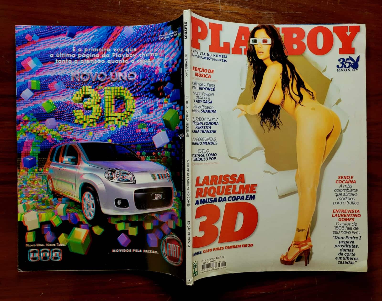 | Casa do Colecionador Playboy Nº 424 | Setembro 2010 | Larissa Riquelme | Musa da Copa em 3D | Pôster Presente