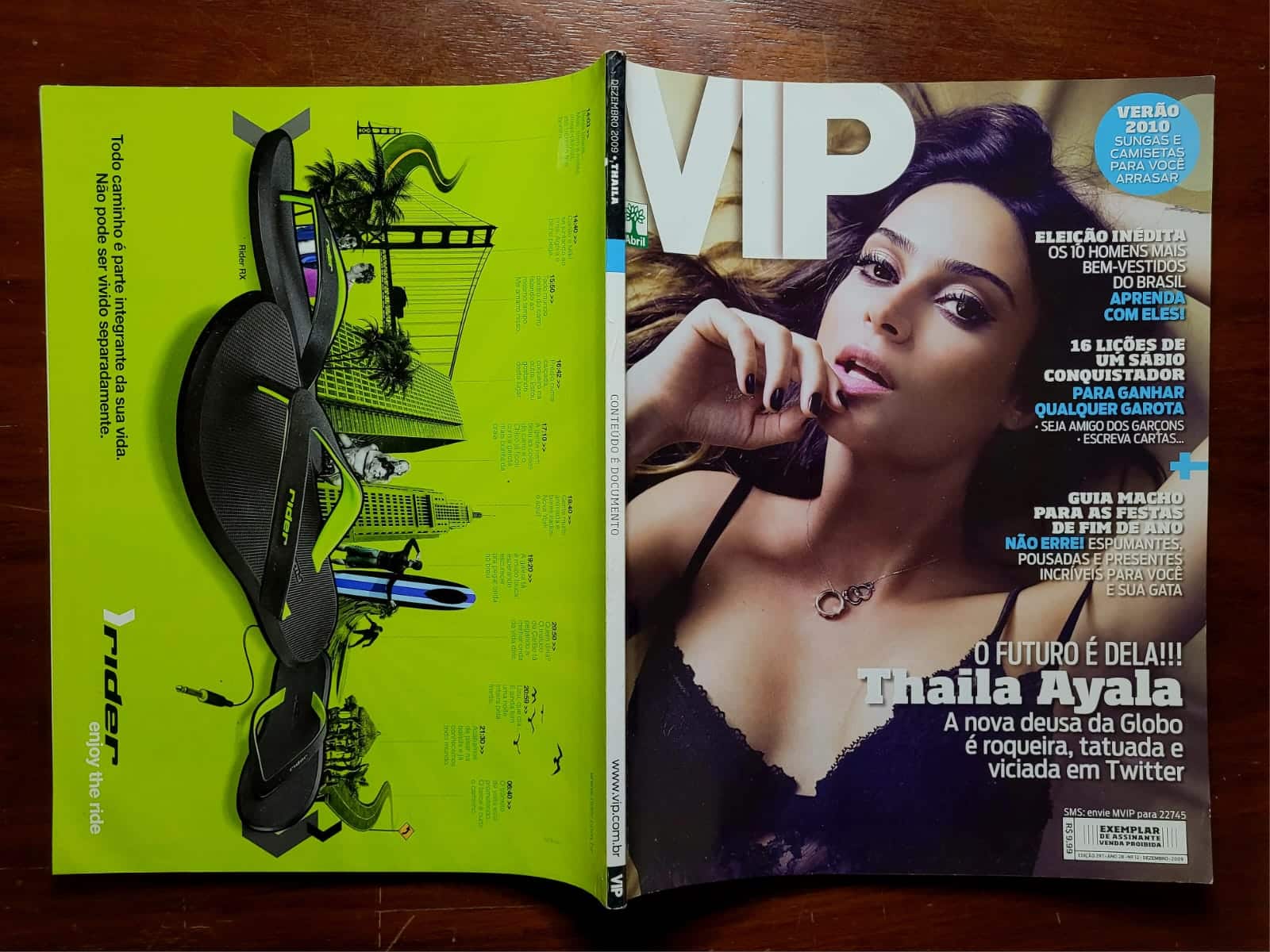 | Casa do Colecionador VIP Nº 297 | Dezembro/2009 | Thaila Ayala | Exemplar de Assinante | Estado Ótimo