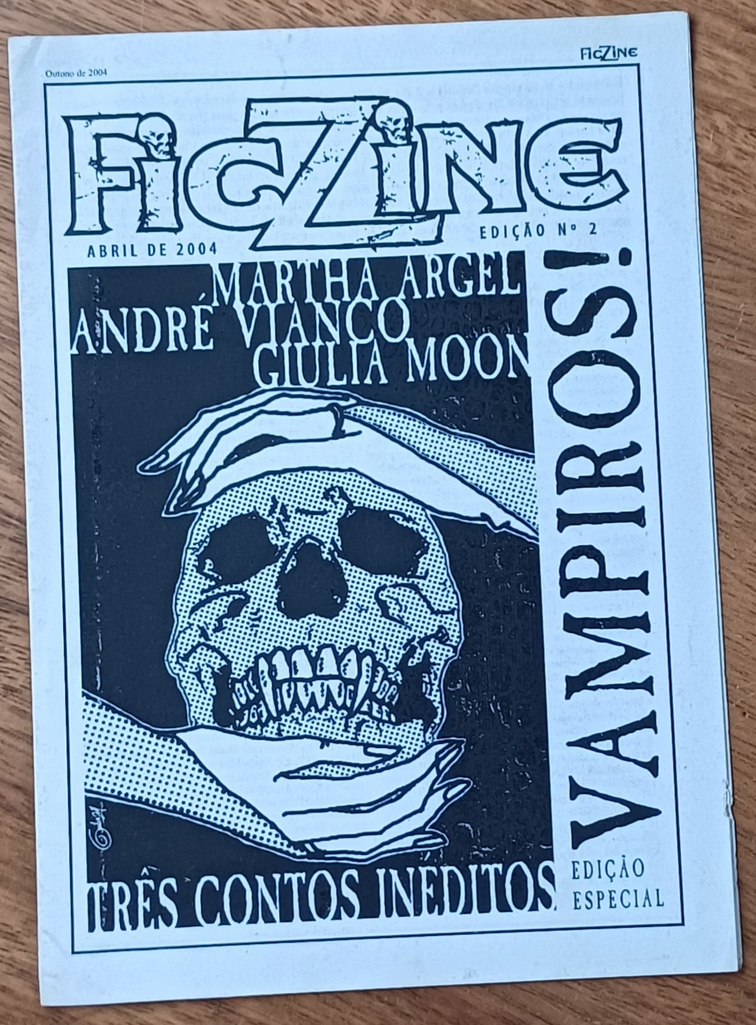 | Casa do Colecionador Ficzine Zine de literatura fantástica 2 2004. Vampiro.