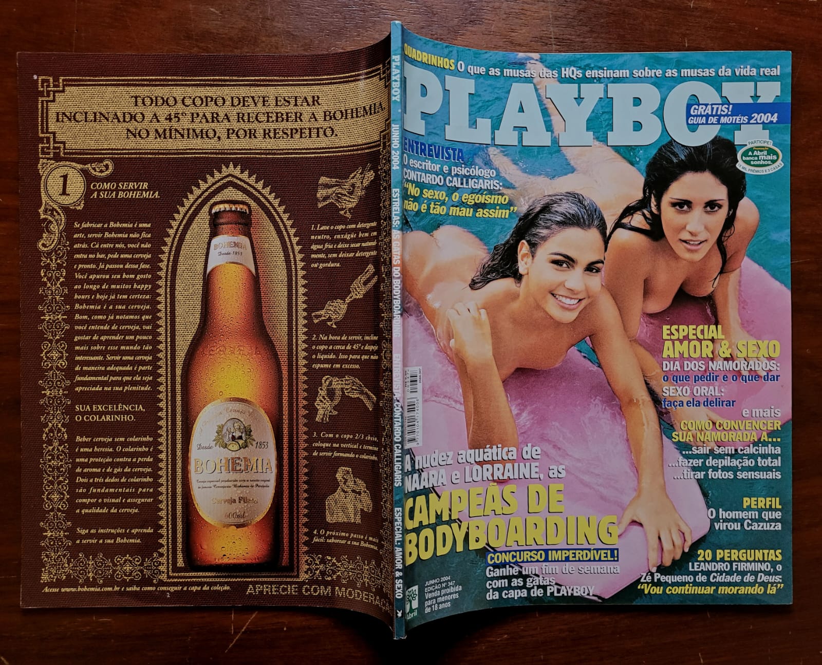 | Casa do Colecionador Playboy Nº 347 | Junho/2004 | Naara Carolyne e Lorraine Lima | Campeãs de Bodyboarding | Variante Promocional de Capa | Pôster Duplo Presente