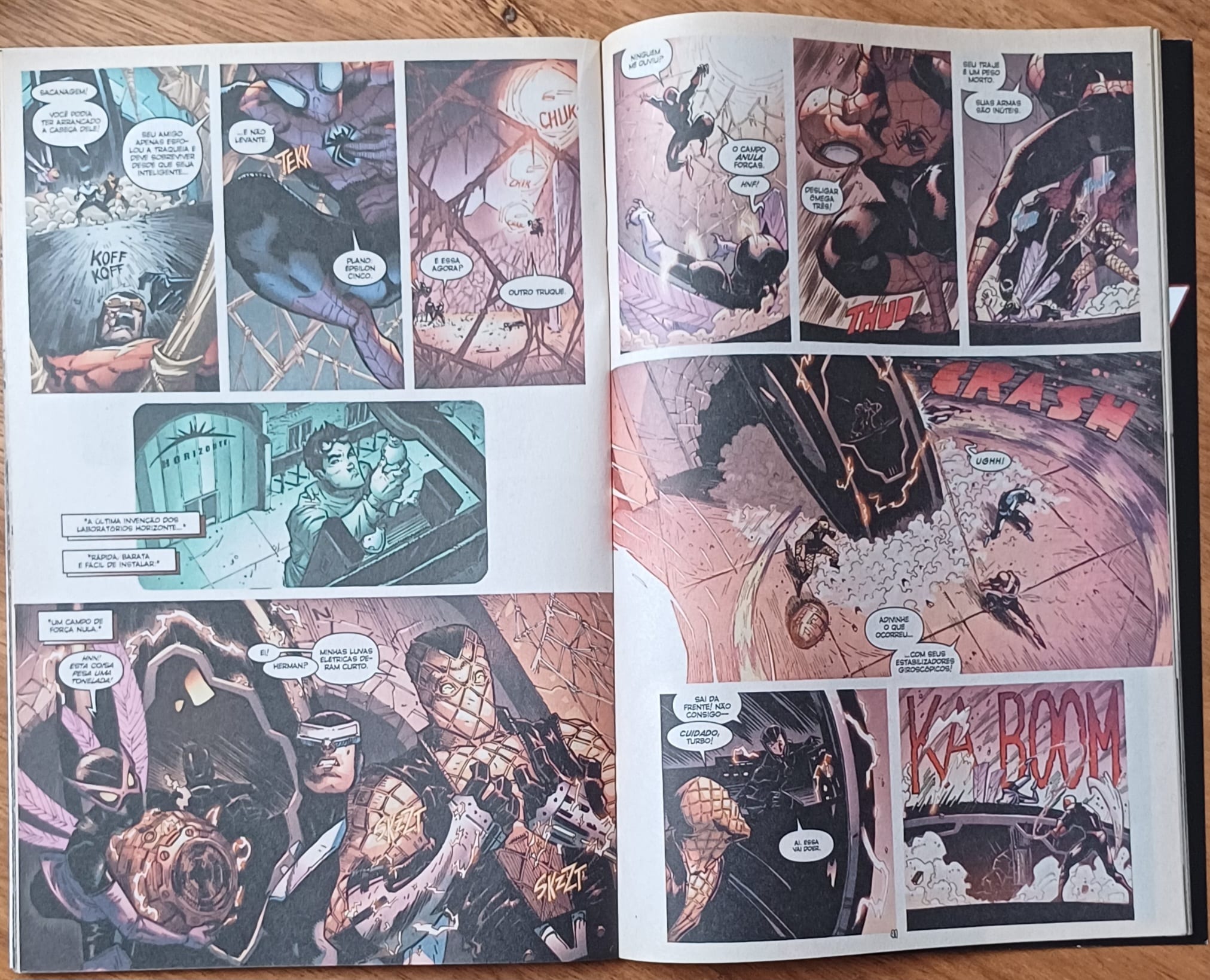| Casa do Colecionador I26. Gibi Homem Aranha Superior 1 ed Panini 2013. Novo herói.