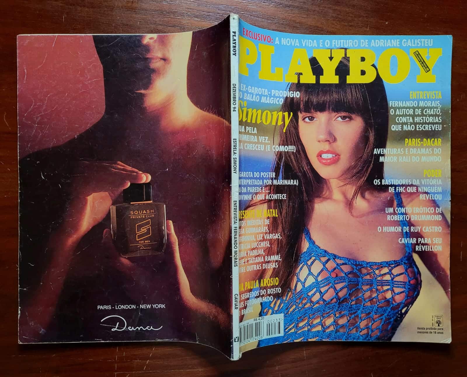| Casa do Colecionador Playboy Nº 233 | Dezembro/1994 | Simony - Balão Mágico | Exemplar de Assinante | Pôster de Marinara Costa Presente