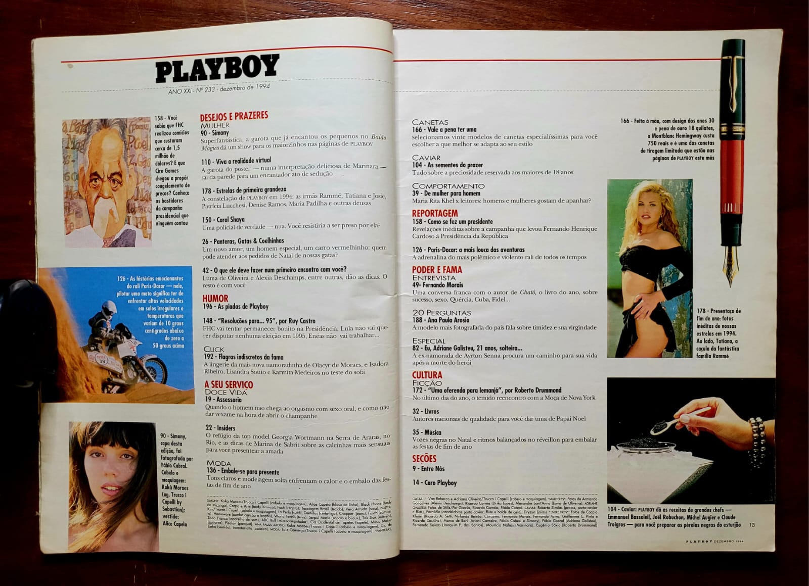 | Casa do Colecionador Playboy Nº 233 | Dezembro/1994 | Simony - Balão Mágico | Exemplar de Assinante | Pôster de Marinara Costa Presente