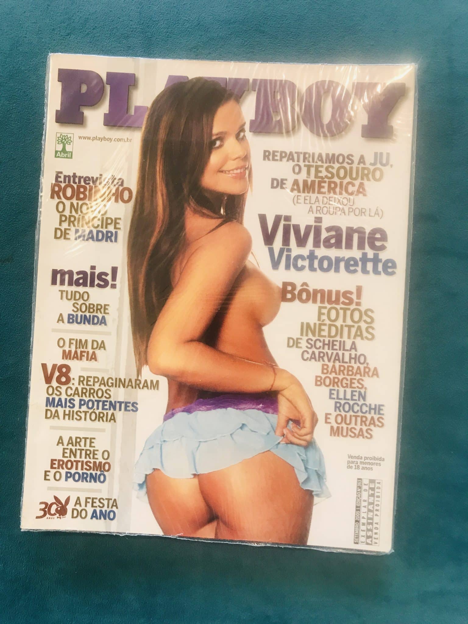 | Casa do Colecionador Revista Playboy Viviane Victorette - Entrevista com Robinho - Ed. Aniversário 30 anos - Ano 2005. No. 363 - Revista Lacrada -