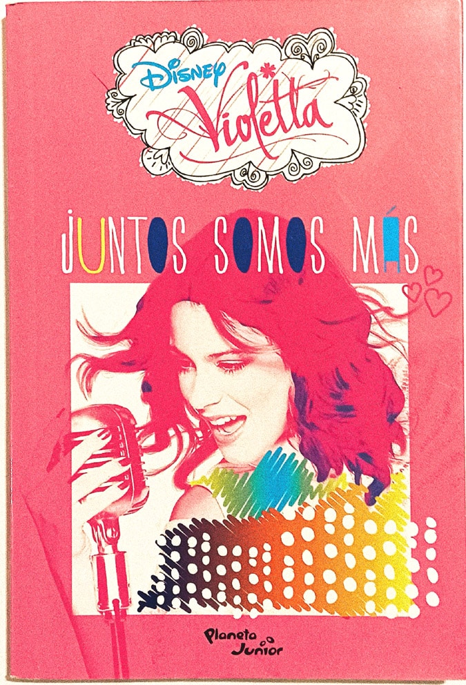 | Casa do Colecionador Violetta: Juntos Somos Más. Planeta Junior- 2014.