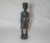 Escultura esculpida e talhada em madeira no estilo de mulher Africana – rico em detalhes — importado